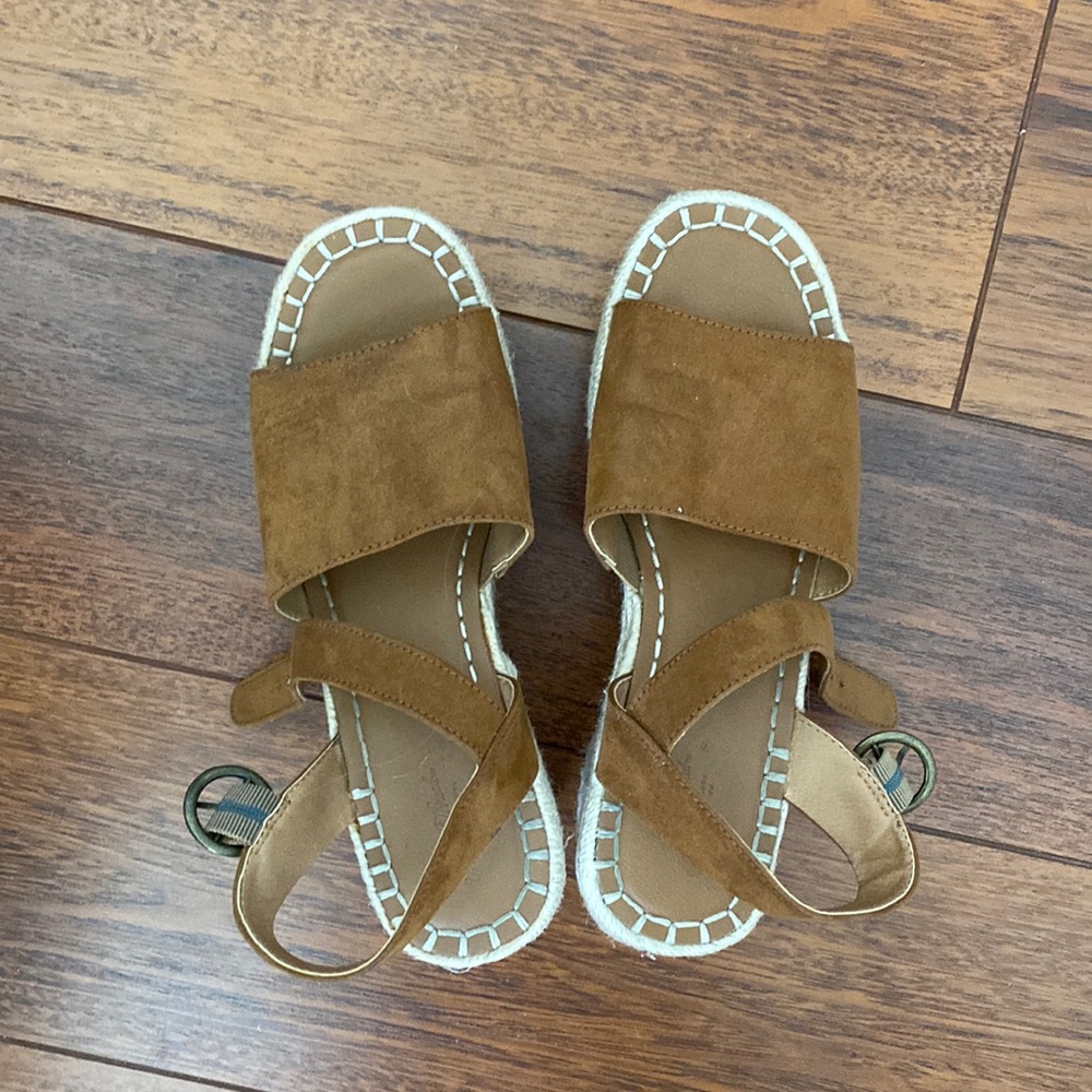 Comfortable wedges, perfect for spring/summer!